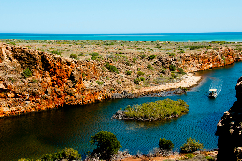 Walk the Yardie Creek trail